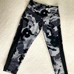 Old Navy Active Cropped Pants